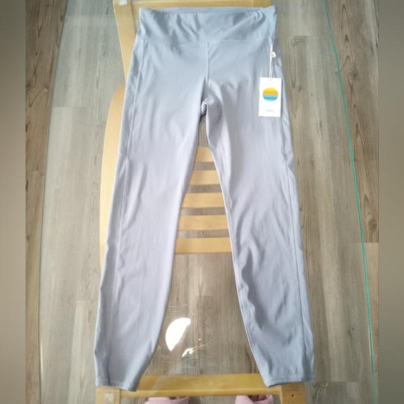 Vuori Women's Soft Gray Leggings - Picture 1 of 5